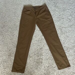 Men’s Vuori pants. Size 33. Excellent condition. Worn only a few times